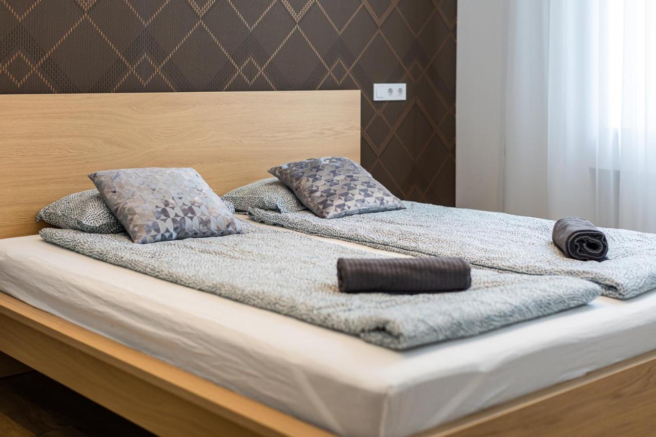 Csengery Deluxe Home With Balcony Budapest Ngoại thất bức ảnh