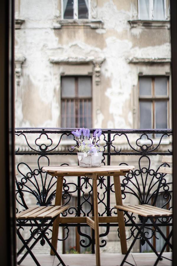 Csengery Deluxe Home With Balcony Budapest Ngoại thất bức ảnh