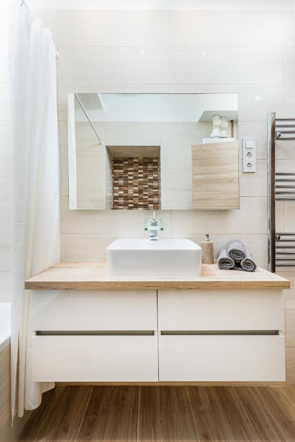 Csengery Deluxe Home With Balcony Budapest Ngoại thất bức ảnh
