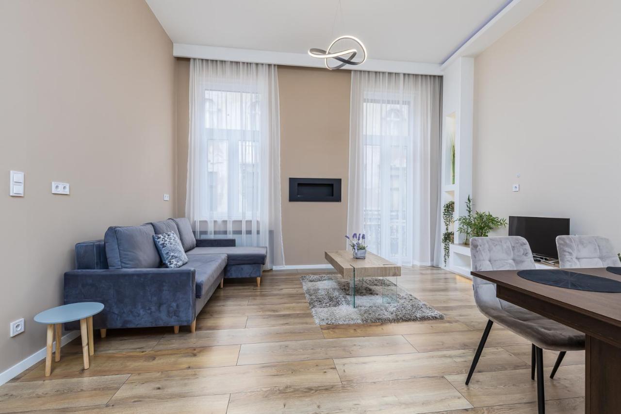 Csengery Deluxe Home With Balcony Budapest Ngoại thất bức ảnh