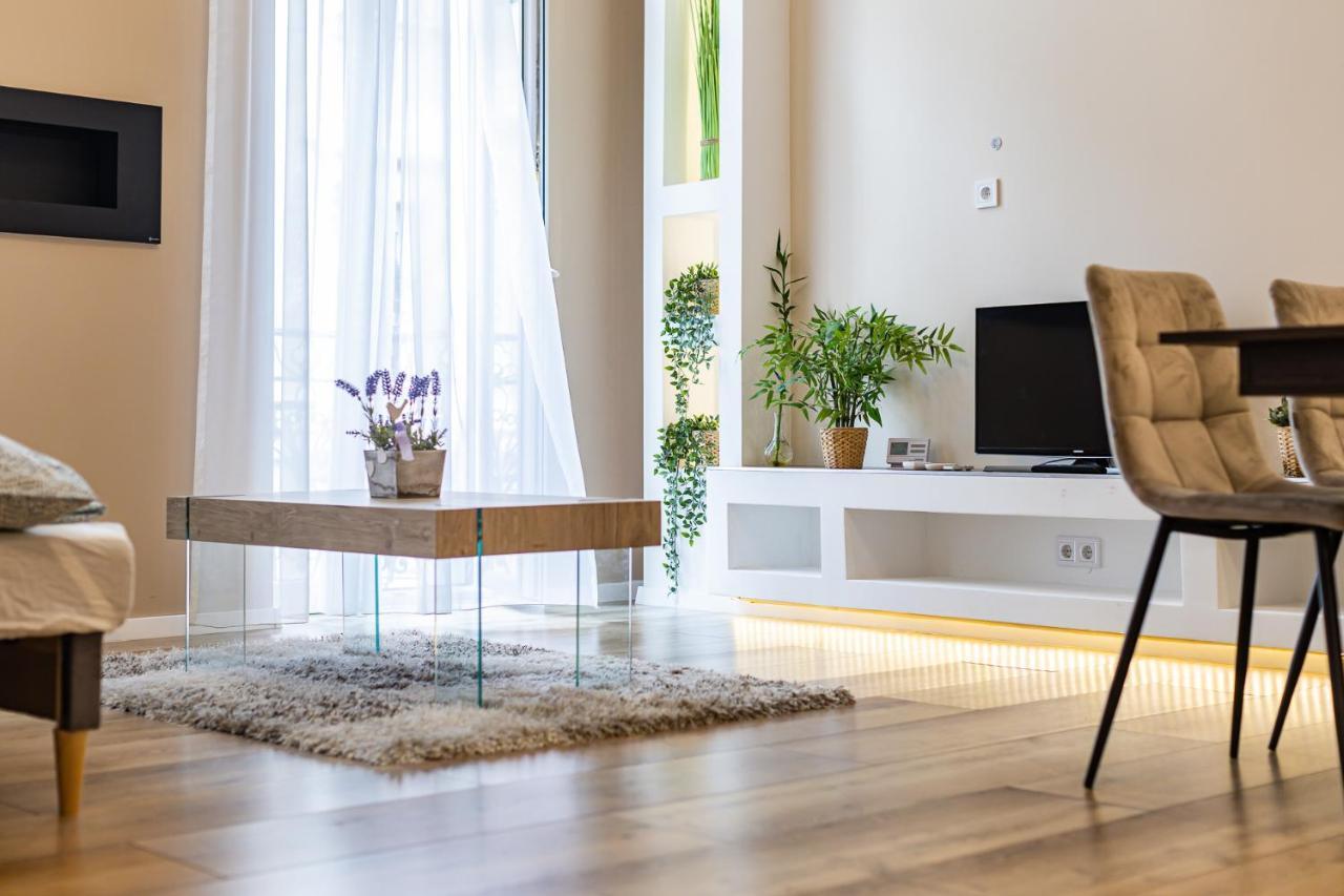 Csengery Deluxe Home With Balcony Budapest Ngoại thất bức ảnh