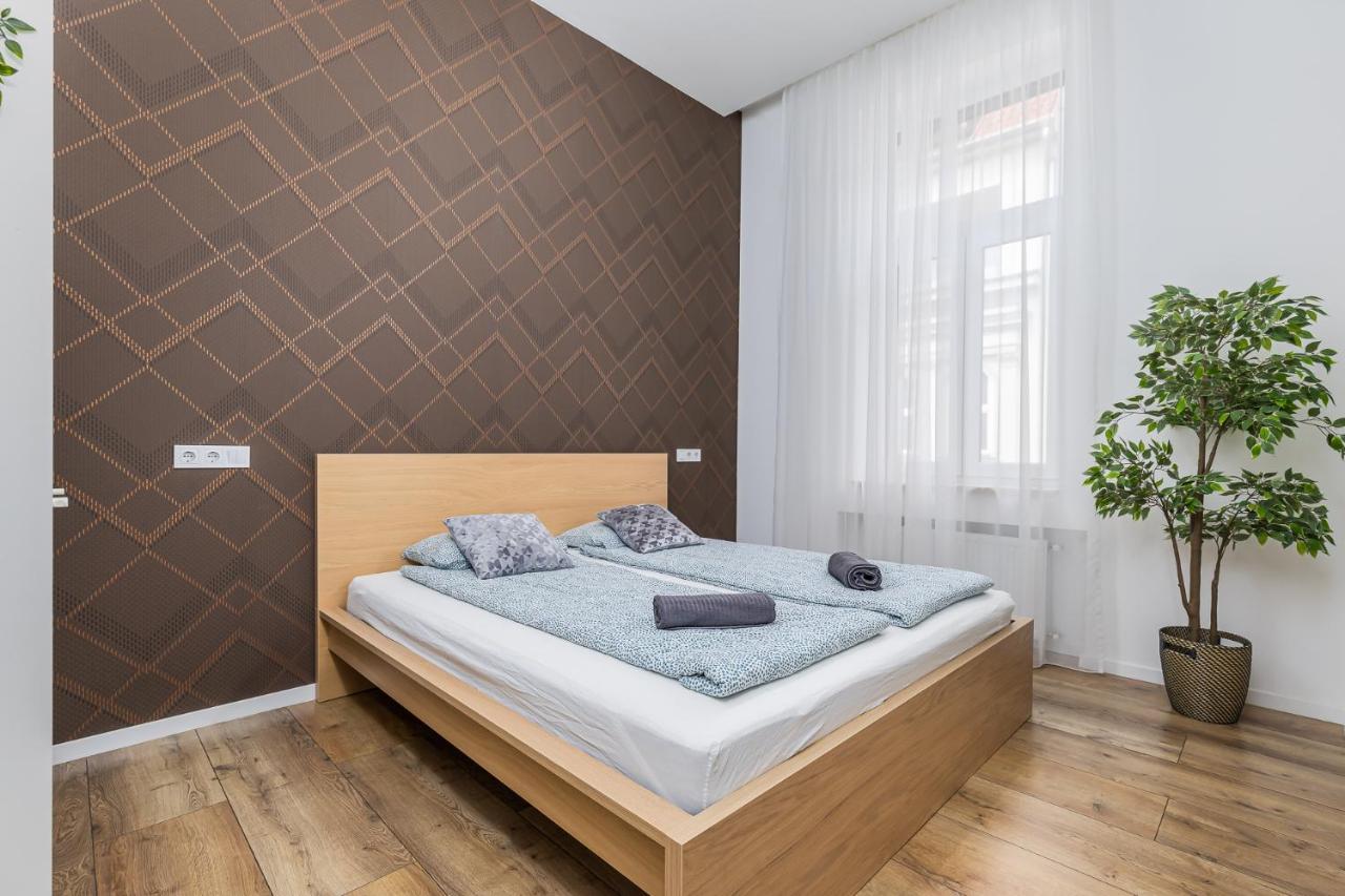 Csengery Deluxe Home With Balcony Budapest Ngoại thất bức ảnh